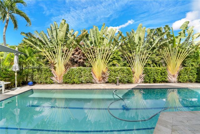 5348 NW 106th Ct, Doral, FL 33178