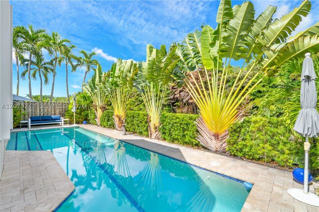 5348 NW 106th Ct, Doral, FL 33178
