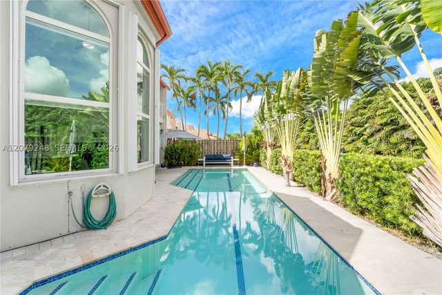 5348 NW 106th Ct, Doral, FL 33178