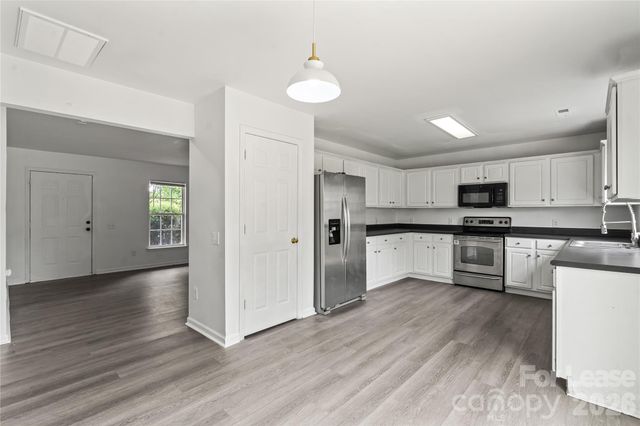 2724 Mulberry Pond Drive, Charlotte, NC 28208