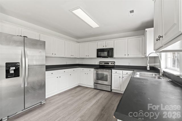 2724 Mulberry Pond Drive, Charlotte, NC 28208