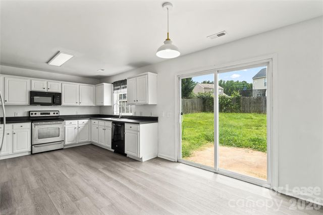 2724 Mulberry Pond Drive, Charlotte, NC 28208