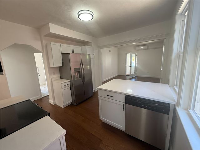17 Middleton Street, Providence, RI 02909