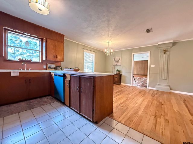 1011 N Main St., Winnsboro, TX 75494