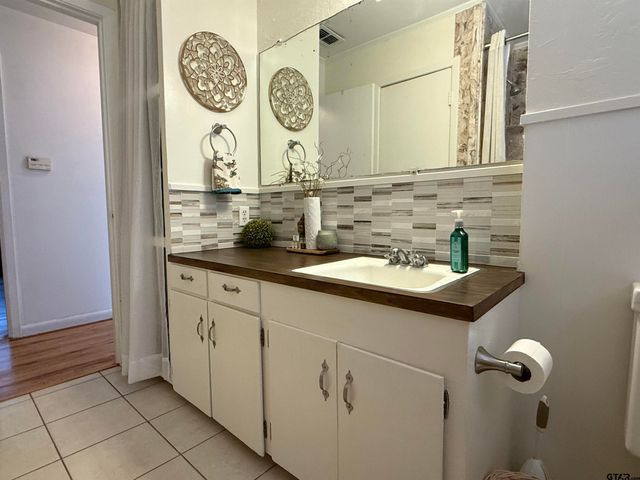 1011 N Main St., Winnsboro, TX 75494