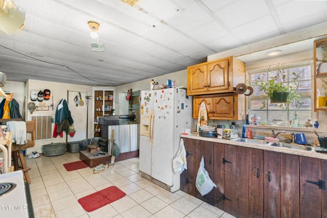 5710 Houston Valley Road, Greeneville, TN 37743