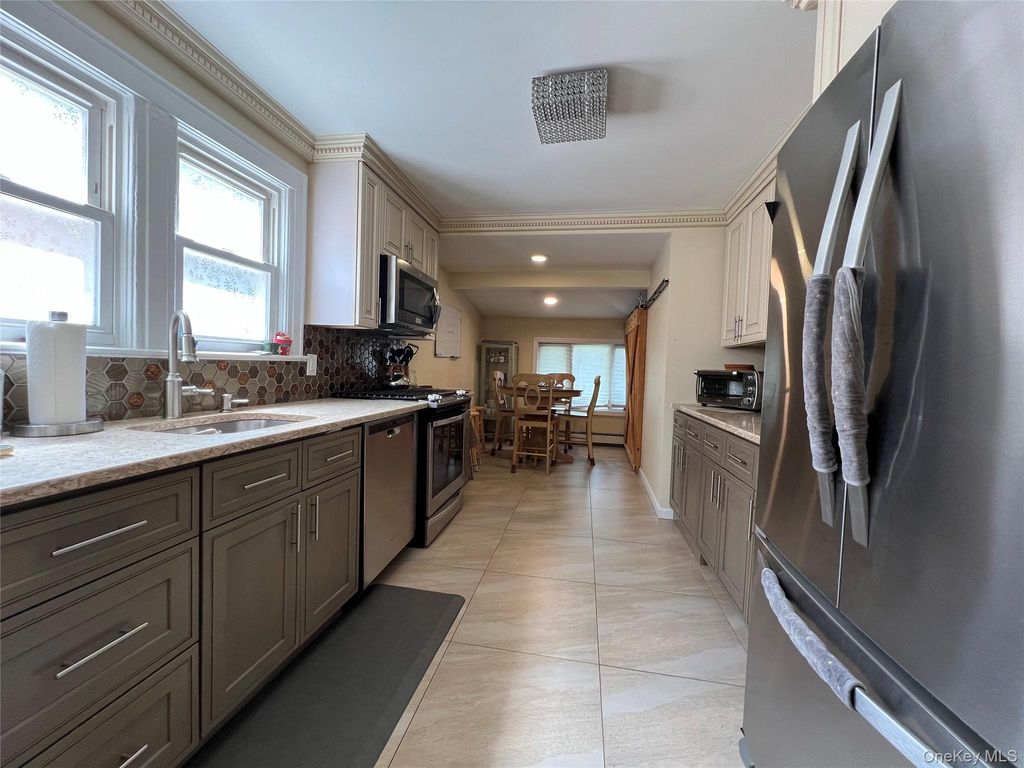 320 Maplegrove Avenue, Uniondale, NY 11553 — photo 2