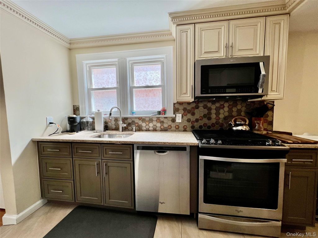 320 Maplegrove Avenue, Uniondale, NY 11553 — photo 3