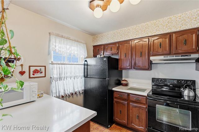 19623 Neptune Court, Northville, MI 48167