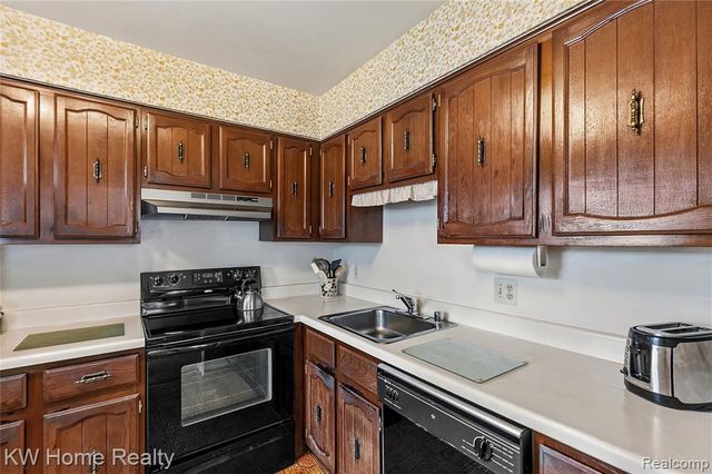 19623 Neptune Court, Northville, MI 48167