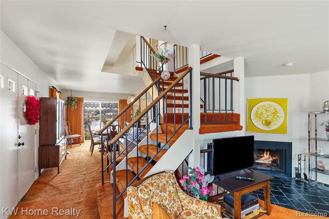 19623 Neptune Court, Northville, MI 48167