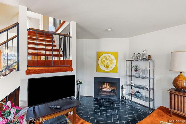 19623 Neptune Court, Northville, MI 48167