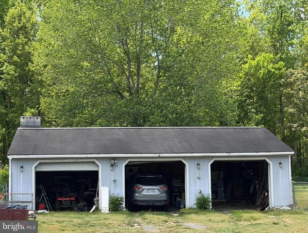 9804 MOHAWK DR, King George, VA 22485