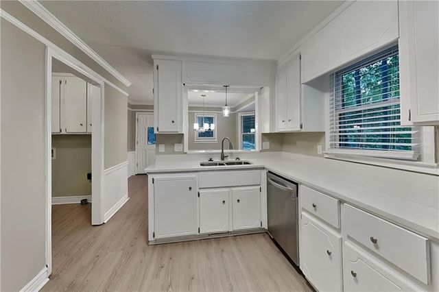 523 Cherokee Mills Drive, Woodstock, GA 30189