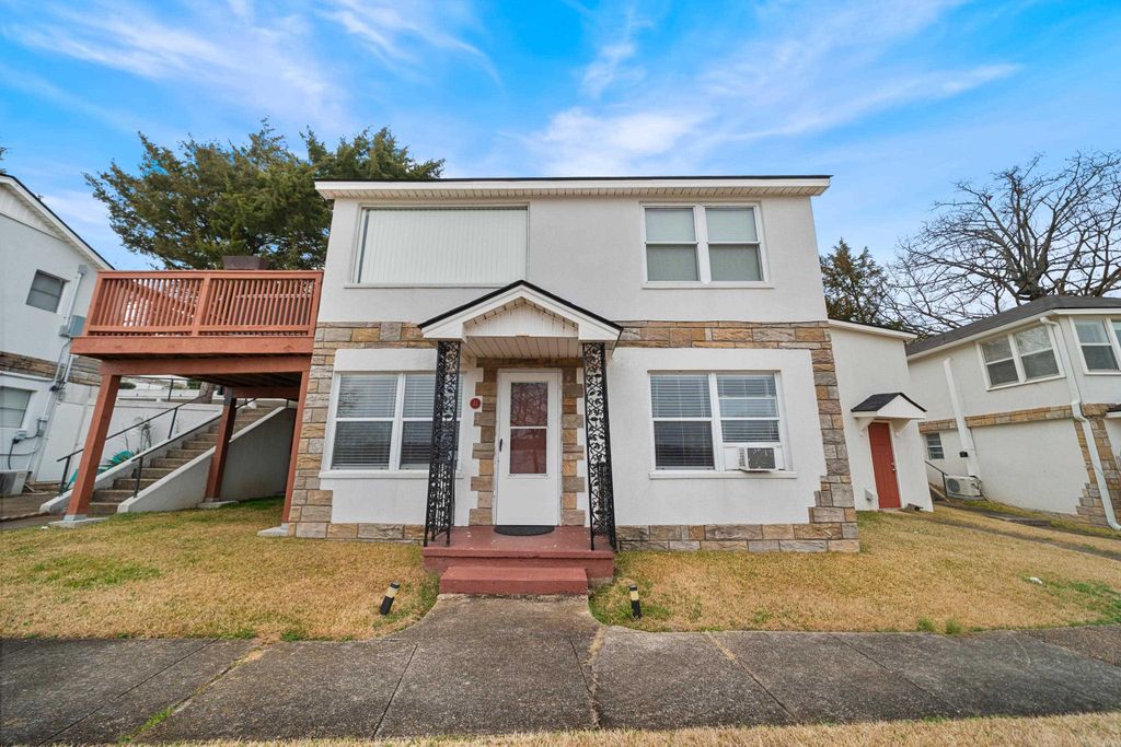 210 Aberina St Apt J1, Hot Springs, AR 71913