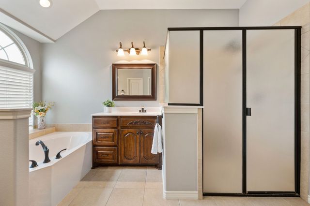 11712 Wolfcreek Lane, Fort Worth, TX 76244