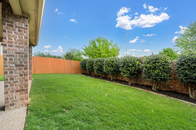 11712 Wolfcreek Lane, Fort Worth, TX 76244