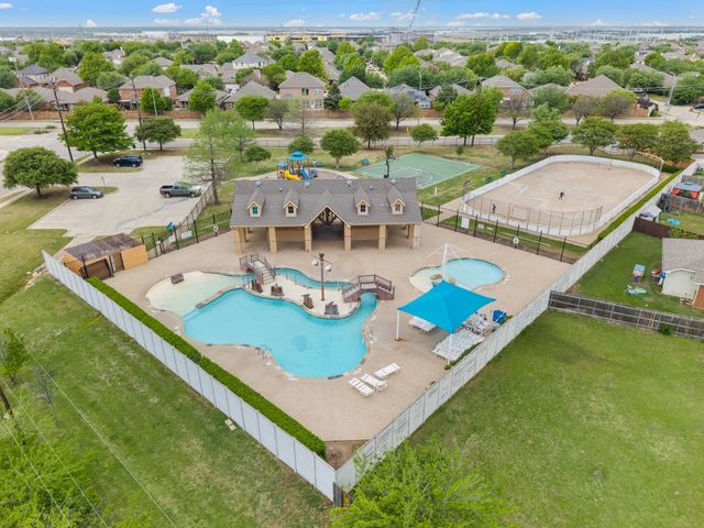 11712 Wolfcreek Lane, Fort Worth, TX 76244