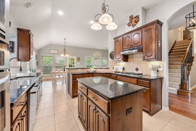 11712 Wolfcreek Lane, Fort Worth, TX 76244