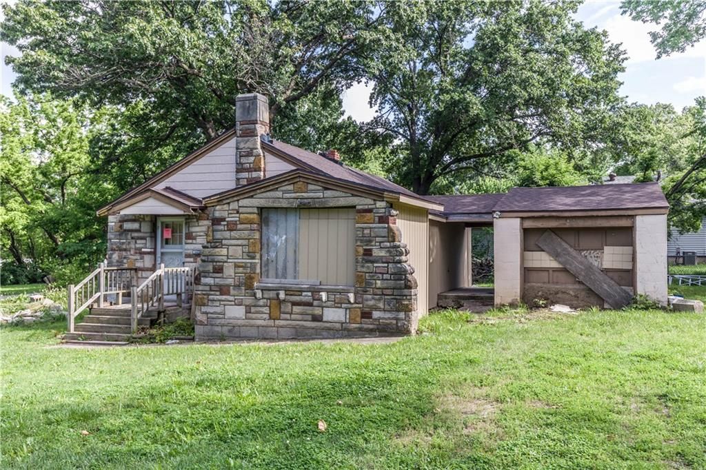 4415 August Lane, Kansas City, KS 66106