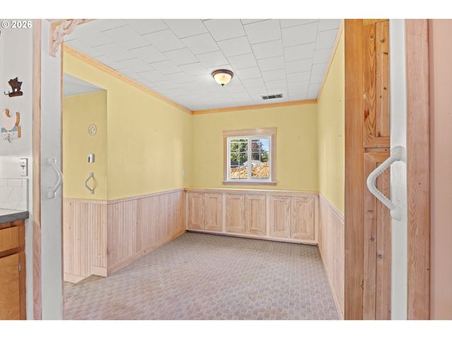 412 23RD St, Myrtle Point, OR 97458