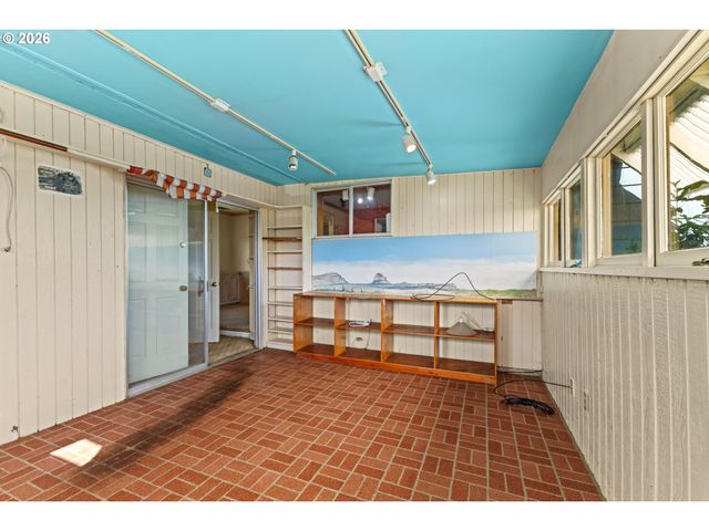 412 23RD St, Myrtle Point, OR 97458