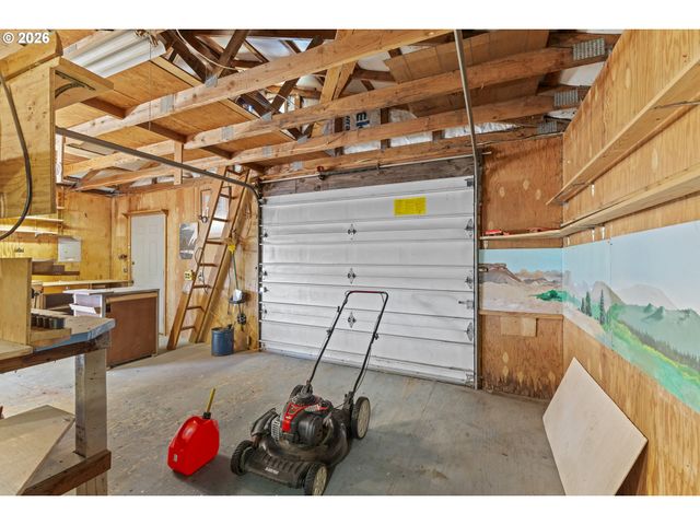 412 23RD St, Myrtle Point, OR 97458