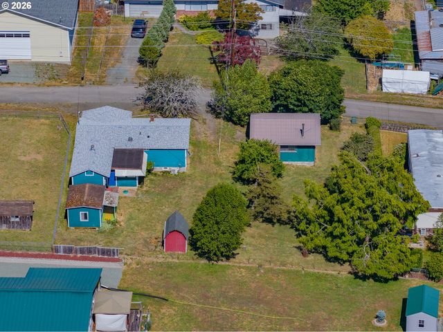 412 23RD St, Myrtle Point, OR 97458