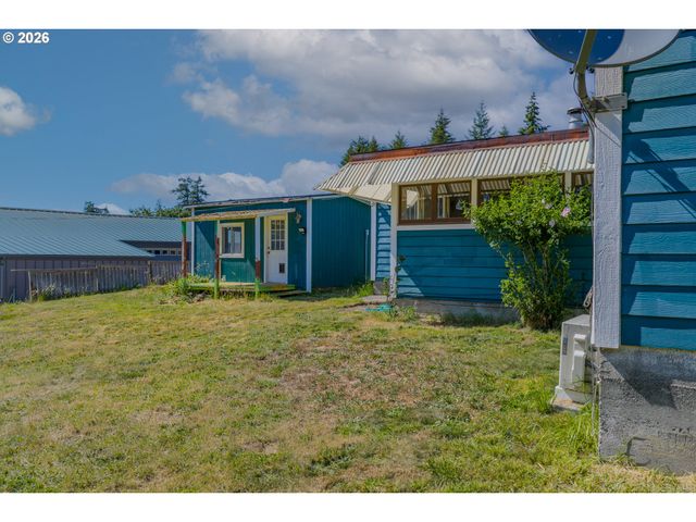412 23RD St, Myrtle Point, OR 97458