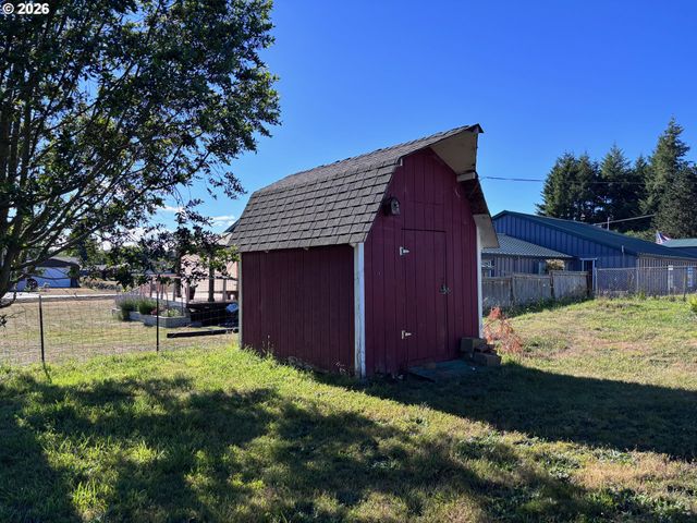 412 23RD St, Myrtle Point, OR 97458