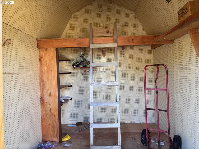 412 23RD St, Myrtle Point, OR 97458
