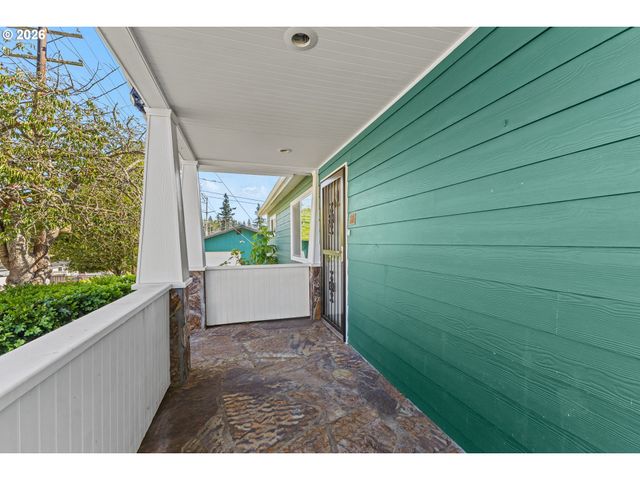 412 23RD St, Myrtle Point, OR 97458