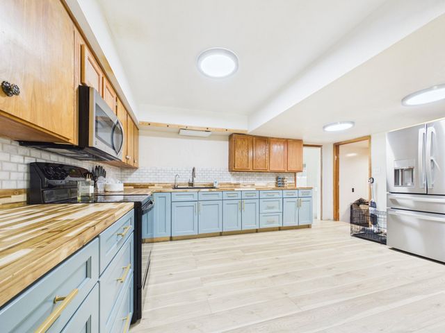 3451 E Craig St, Wichita, KS 67216