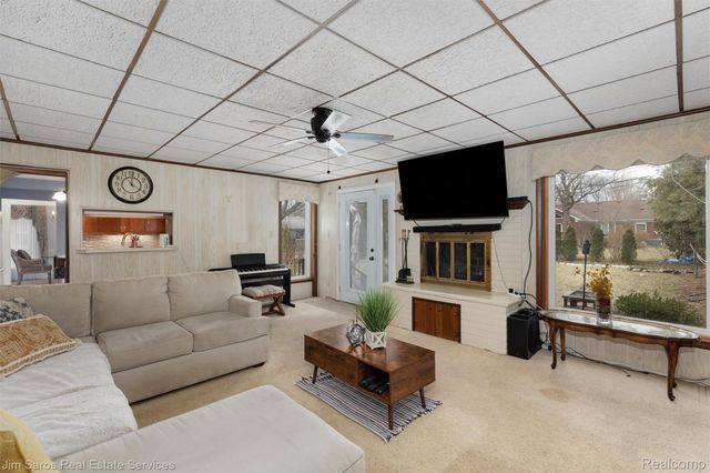 20114 Fairway Drive, Grosse Pointe Woods, MI 48236