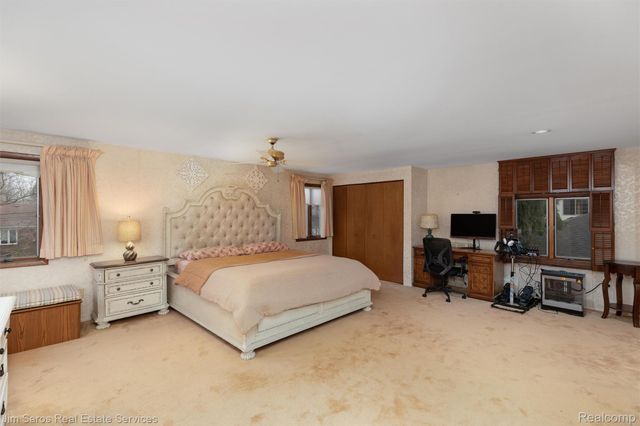 20114 Fairway Drive, Grosse Pointe Woods, MI 48236