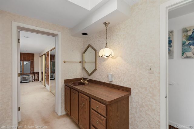 20114 Fairway Drive, Grosse Pointe Woods, MI 48236