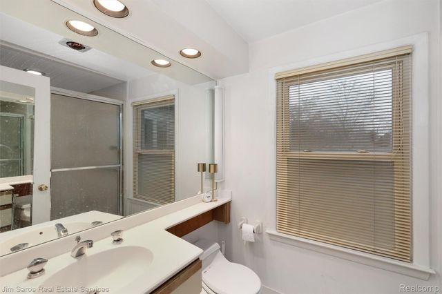 20114 Fairway Drive, Grosse Pointe Woods, MI 48236