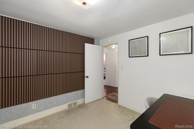 20114 Fairway Drive, Grosse Pointe Woods, MI 48236