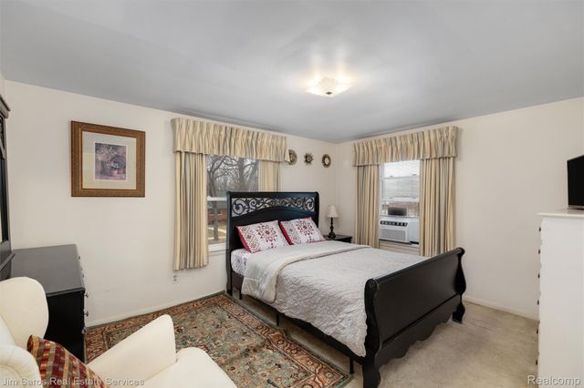 20114 Fairway Drive, Grosse Pointe Woods, MI 48236