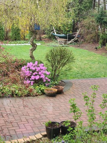 20114 Fairway Drive, Grosse Pointe Woods, MI 48236