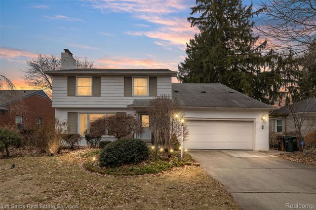 20114 Fairway Drive, Grosse Pointe Woods, MI 48236