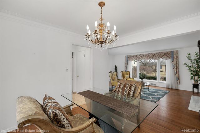 20114 Fairway Drive, Grosse Pointe Woods, MI 48236