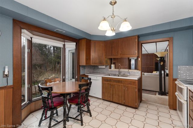 20114 Fairway Drive, Grosse Pointe Woods, MI 48236