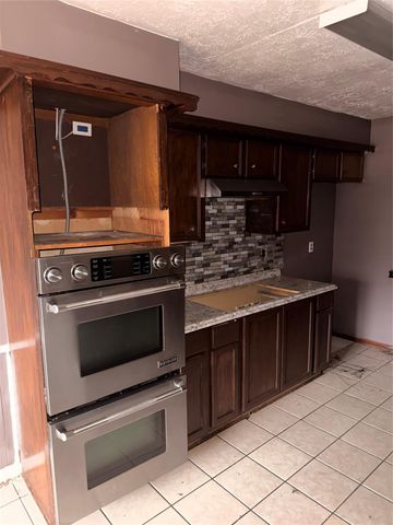 4207 Comanche Street, Pasadena, TX 77504