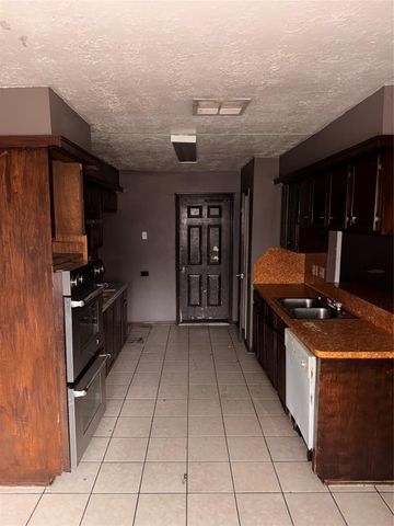 4207 Comanche Street, Pasadena, TX 77504