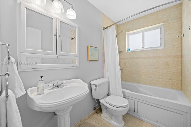 1925 N 39th Ave, Hollywood, FL 33021