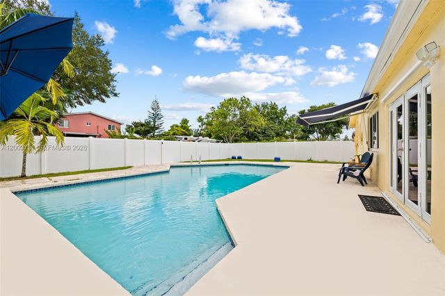 1925 N 39th Ave, Hollywood, FL 33021