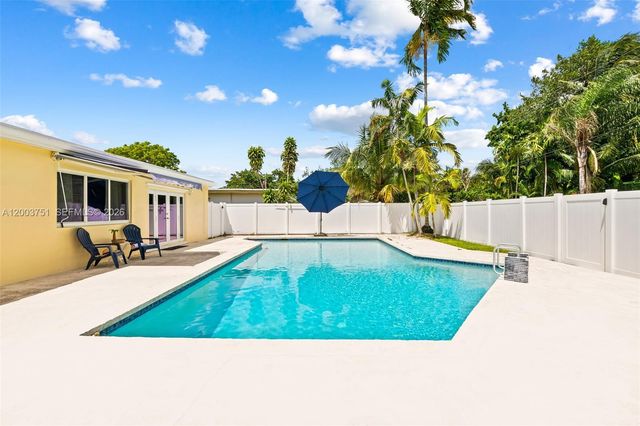 1925 N 39th Ave, Hollywood, FL 33021