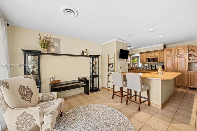 1925 N 39th Ave, Hollywood, FL 33021