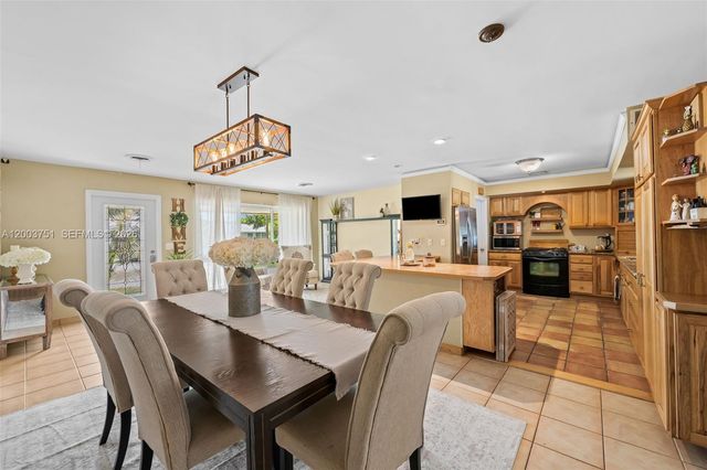 1925 N 39th Ave, Hollywood, FL 33021